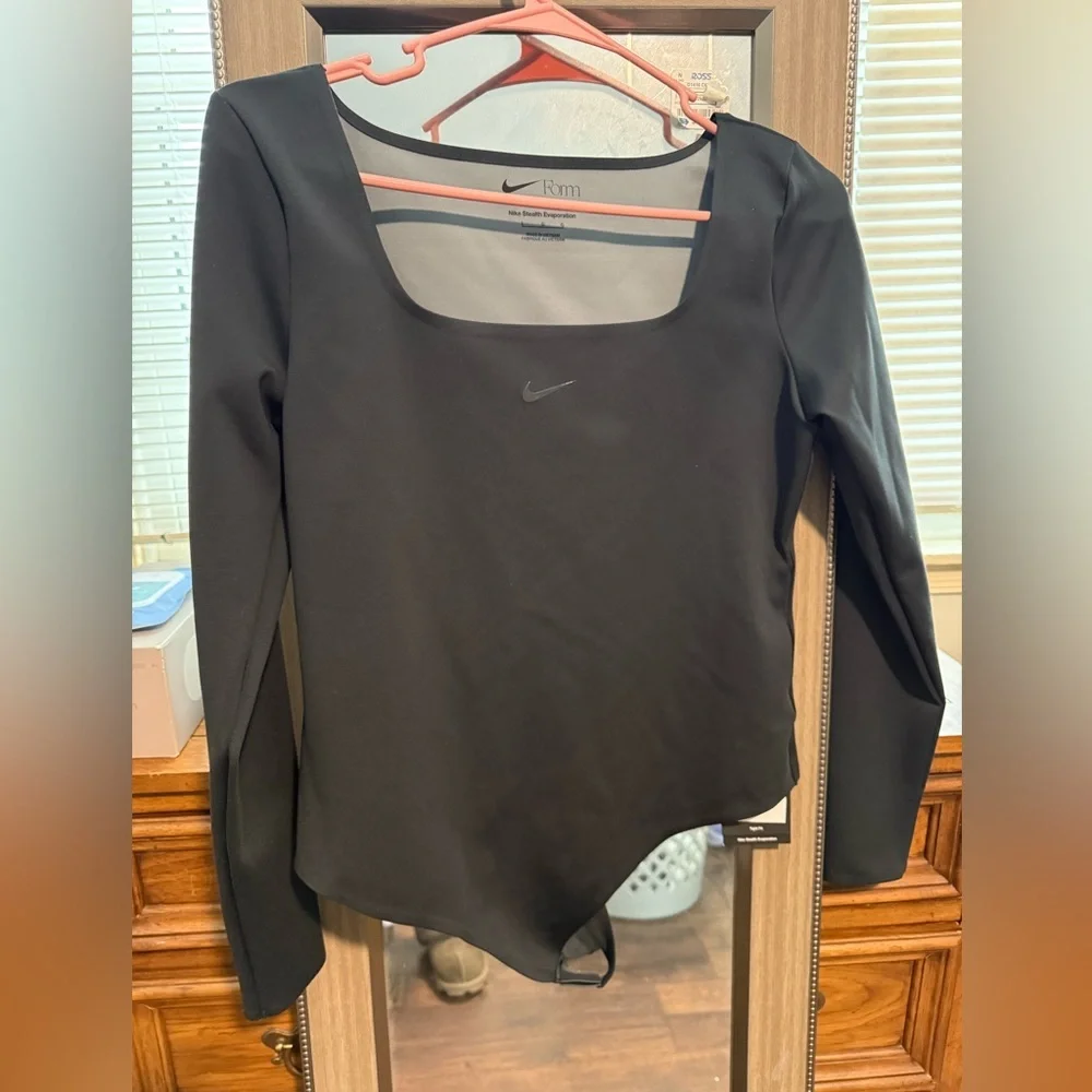 Nike Form Dri Fit  Women's Black Long Sleeve Bodysuit